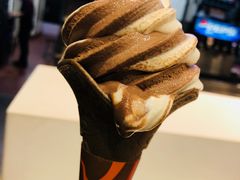 黑巧克力双旋冰淇淋花筒-肯德基(杭州复兴店)