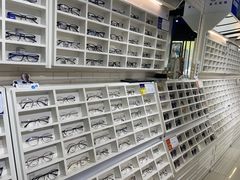 -诺柯视眼镜-蔡司依视路官方工厂店(淞南一店)