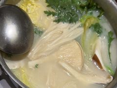 -红鼎豆捞·非遗鲍皇汤火锅(宝丰路店)