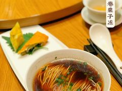 特色红汤面-萬國春·中菜馆(颐和公馆店)