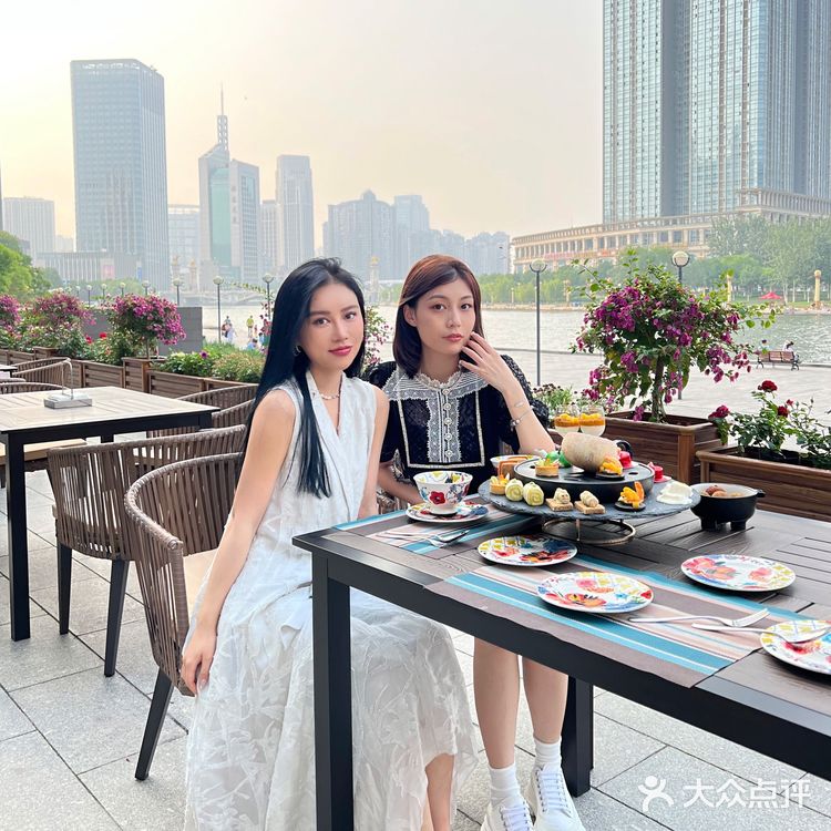 天津探店丨瑞吉酒店椰岛风情下午茶