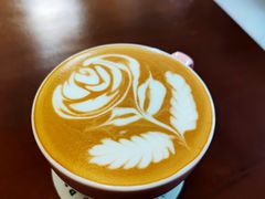 设计师拉花热拿铁-SAFARI COFFEE