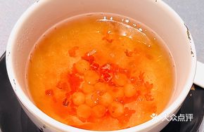 Water Chestnut and Goji Jelly Dessert