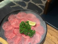 黑牛牛舌-明洞阿姨·韩式酱蟹烤肉·创意料理(三元桥店)