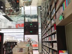 -钟书阁(群光广场店)