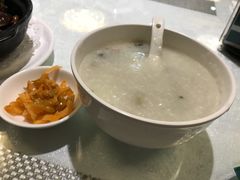 皮蛋瘦肉粥-新加坡瑞珍•海河观景餐厅