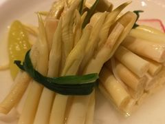 一澜脆爽荷叶尖-一澜江宴·江景地标楚菜(江滩公园店)