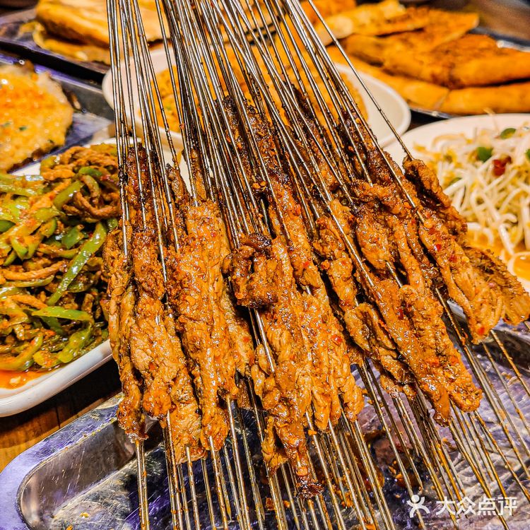 咱老陕最爱的刚刚烤肉,一元一串太良心~