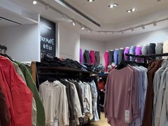 -lululemon(上海浦东IFC店)