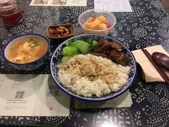 -蜗牛小馆醉乡民谣云南菜(惠新西里店)