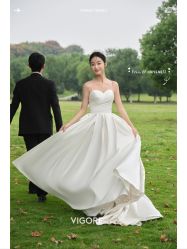 -雪中彩影婚纱摄影·微光艺术中心