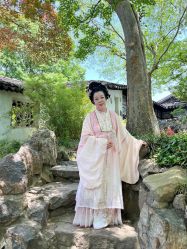 -一揽芳华汉服旗袍体验馆(拙政园店)