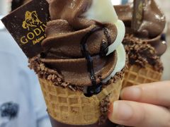 草莓双重巧克力软冰淇淋-GODIVA(恒隆广场店)