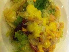 柚子芒果虾仁沙拉-半秋山西餐厅(宜昌大洋店)