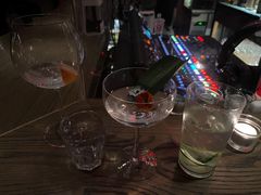 -FOUR PLAY BAR