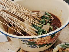 -拈签一笑黄牛肉辣卤串串