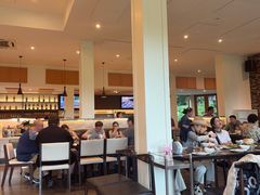 -Chom Cafe and Restaurant