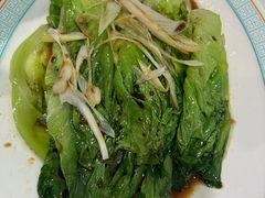 油淋罗马生菜-巧克力渔家.小船海鲜胶东菜(万平口店)