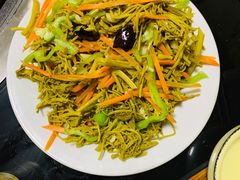 拌山野菜-北京龙庆四季香农家饭庄·灶台鱼·碳烤虹鳟鱼(龙庆峡店)