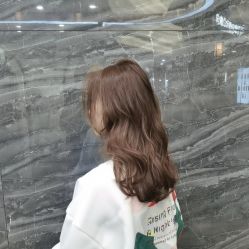 -银星女王公园发型艺术沙龙