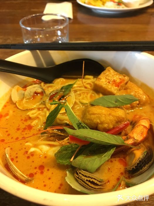 Noodle LAH!Laksa with seafood 海鲜喇唦图片