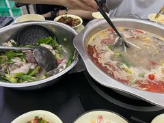 -周良天山牛杂城(天山路总店)