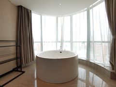 -深圳罗湖东门步行街亚朵X酒店