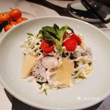 在前门粮食店街 一进门就倒了柠檬水并且上了免费的水果