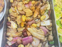 -老东镇啤酒屋海鲜加工·蒸汽海鲜·海鲜烧烤(台东店)