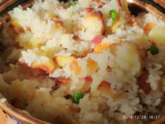 -姚记抚仙湖石锅鱼庄