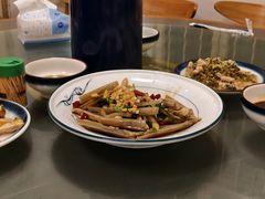 -大树下饭店(春晓镇慈岙社区卫生服务站南)