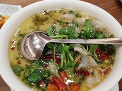 特色风味酸菜鱼-广州天河合景福朋喜来登酒店 · 聚味轩中餐厅