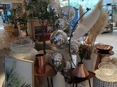 -新华里咖啡书吧(新华书店小寨店)