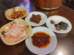 -富正毅三下锅·湘西韵味(天门山索道店)