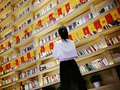 等候区-深影国际影城(学院南路店CGS中国巨幕店)