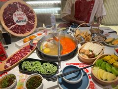-左庭右院鲜牛肉火锅(金山万达店)