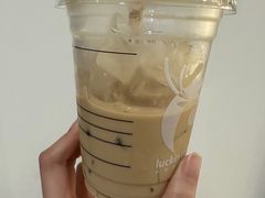 -瑞幸咖啡(华东理工大学商学院店)