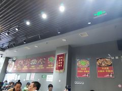 大堂-范贤光鸡公煲(平乐园总店)