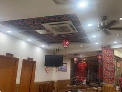 -鹤乡东北菜(崮山路店)