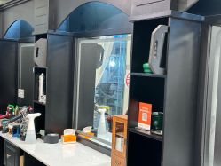 -老男孩男士理容馆·理发·烫染·修面