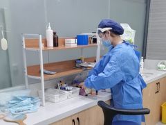 -上海仁爱医院口腔科 · 种植