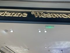 -Vivienne Westwood(上海来福士广场店)