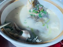 四明湖鱼头-品雅轩农家乐