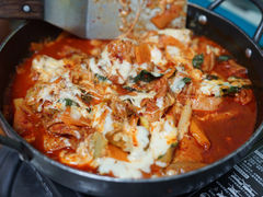 -亲昵春川鸡排(韩国美食街店)