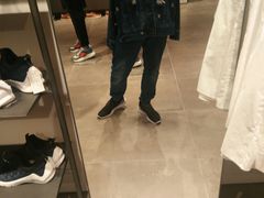 -URBAN REVIVO(高德置地广场·春广场店)