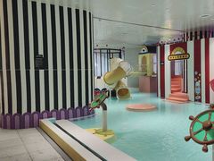 -涨巢·潮玩水疗局