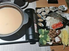 -旺角里·榴莲鸡煲(兴华商场分店)