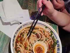 -鑫花溪牛肉米粉(东环大润发店)