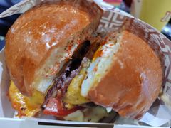 柠香蟹籽牛肉汉堡-JPG canteen(广州寺右公馆店)