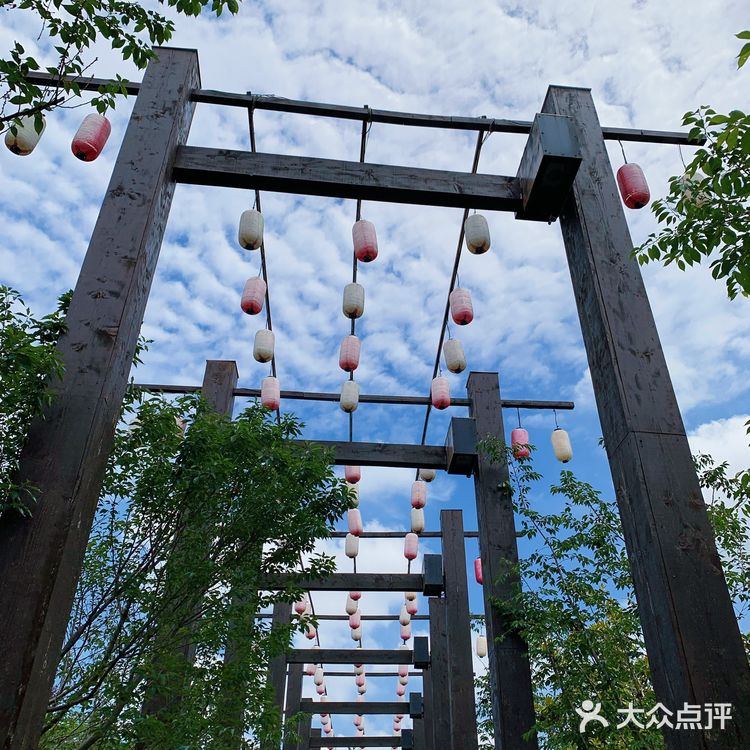 浅画镜中眉,深拜楼西月